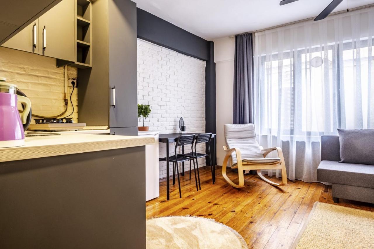 Apartment Chic *